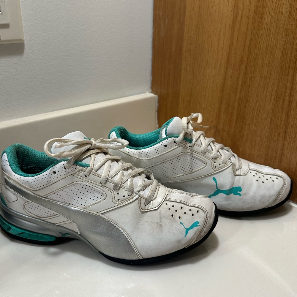*Make an offer 🙂* Puma athletic shoes